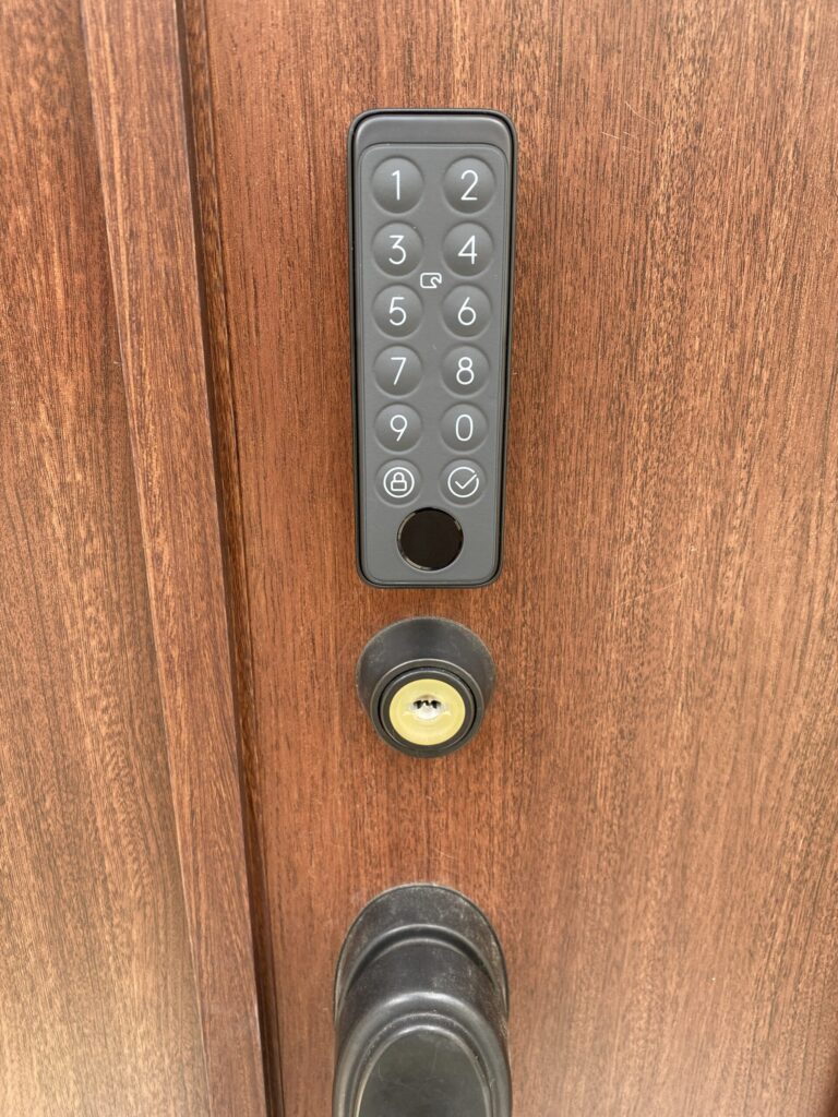 玄関ドアに設置したSwitchBotキーパッドタッチ